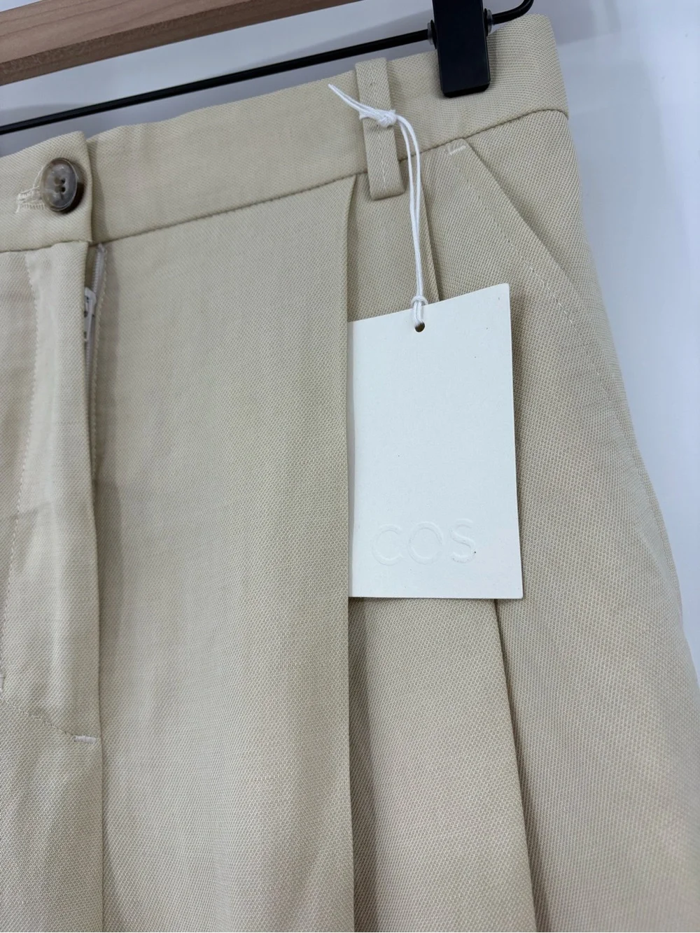 COS Relaxed Wide Leg Pleated Tailored Trousers Beige Size 4 NWT